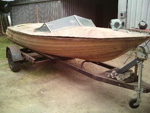 1960s Clinker Timber Hull 16ft Ski Boat - JPM5122598 